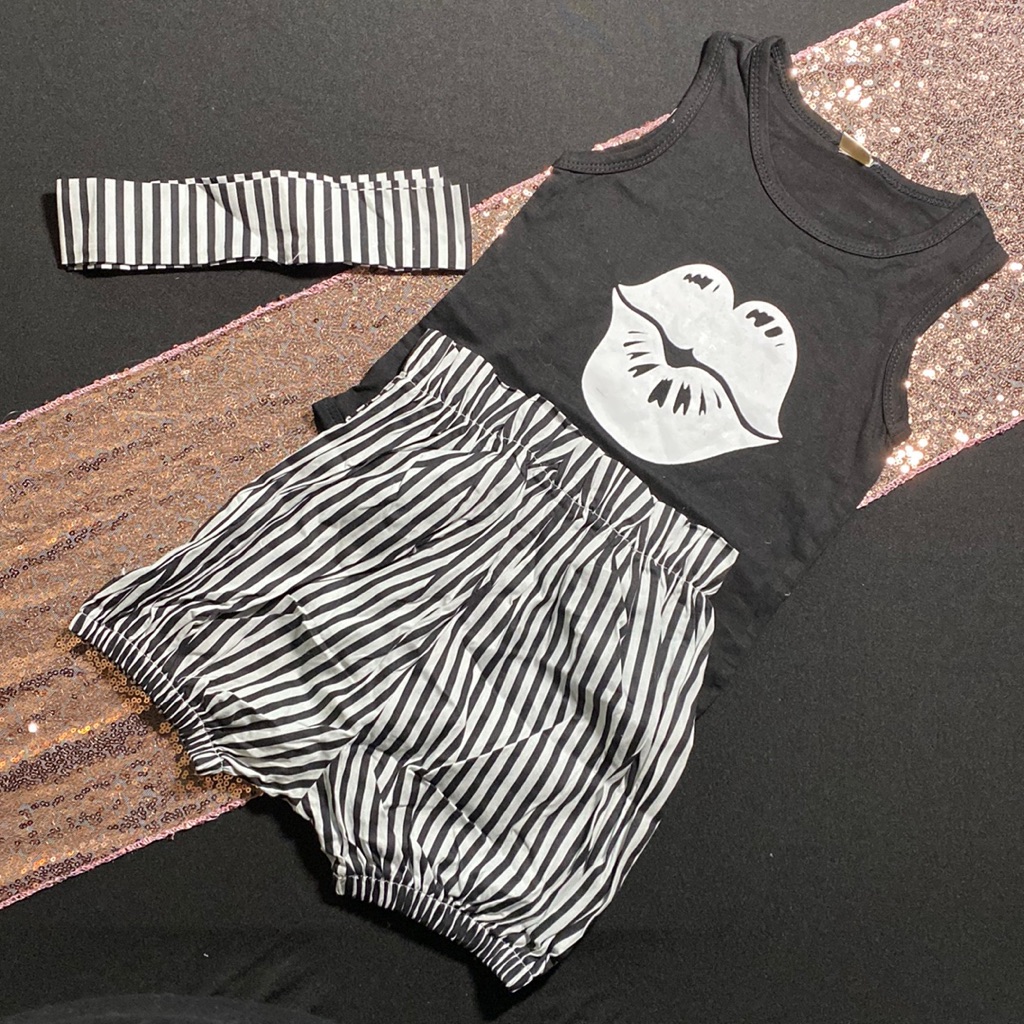 Cute Stylish Outfit With Belt Or Used As A Headband